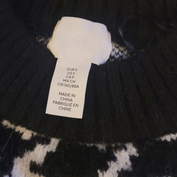 H&M tunic Sweater - Picture 2 of 2